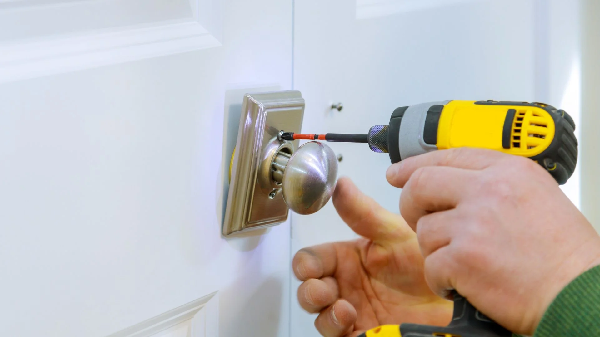 lock replacement services