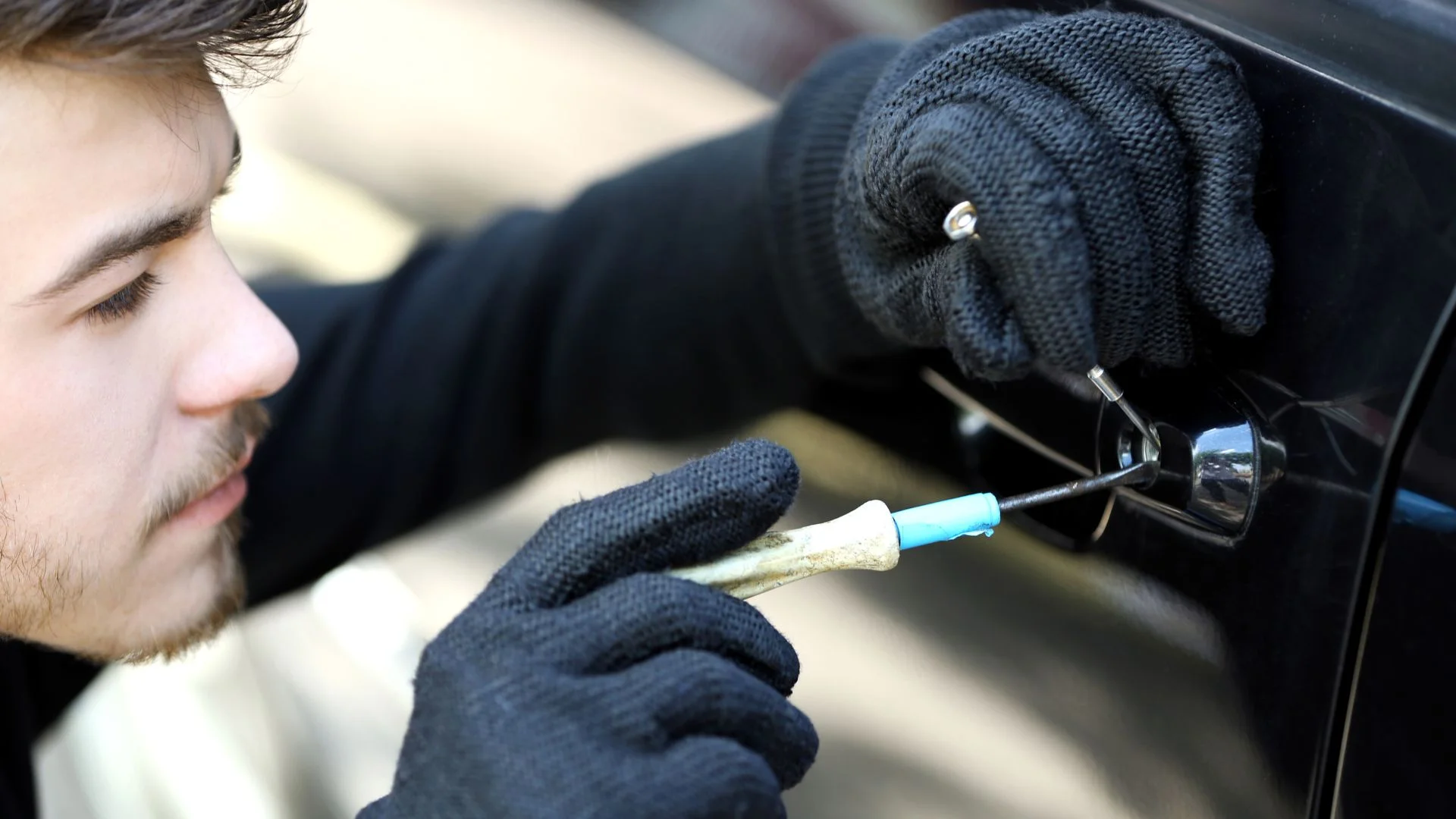 vehicle locksmith